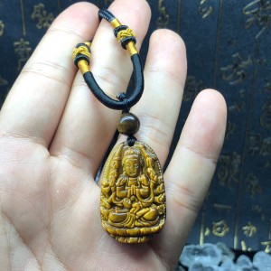 Phật bản mệnh thiên thủ thiên nhãn mắt hổ vàng