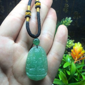 Phật bản mệnh thiên thủ thiên nhãn thạch anh xanh