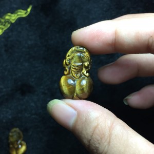 Tỳ hưu đá mắt hổ