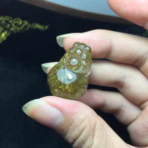 Tỳ hưu đá thạch anh tóc vàng vip