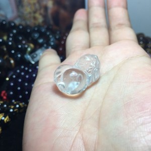 Tỳ hưu đá thạch anh trắng