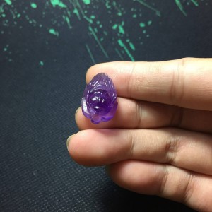 Ve sầu (ngọc thiền) đá thạch anh tím