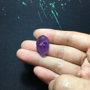 Ve sầu (ngọc thiền) đá thạch anh tím
