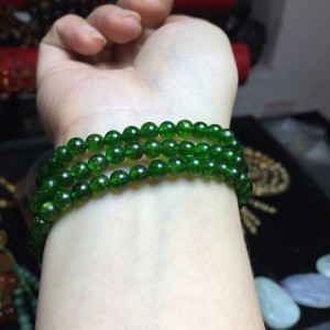 Vòng đá diopside cuốn 3 vòng tay