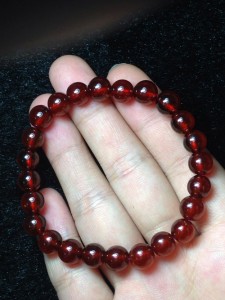 Vòng đá garnet
