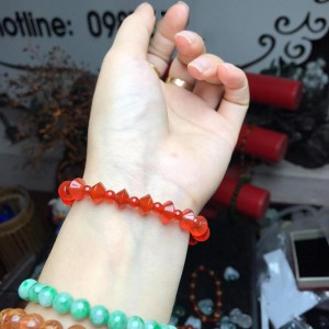 Vòng đá mã não đỏ quả trám (Gate)