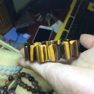 Vòng đá mắt hổ nâu vàng dạng bản