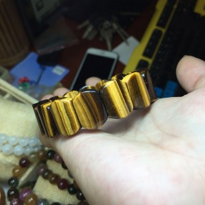 Vòng đá mắt hổ nâu vàng dạng bản