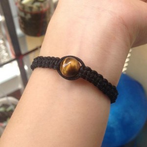 vòng đá mắt hổ nâu vàng handmade