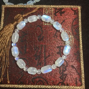 Vòng đá mặt trăng - Moonstone phối lu thống