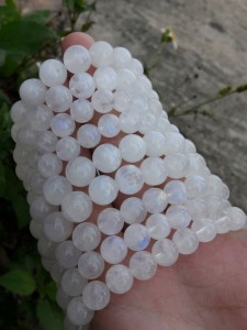 Vòng đá mặt trăng - Moonstone