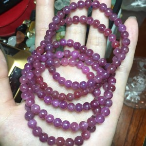 Vòng đá ruby