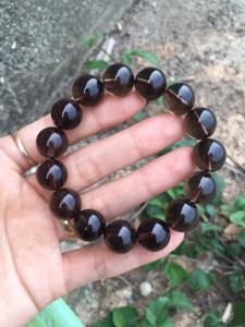 Vòng đá thạch anh ám khói