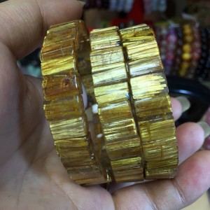 Vòng đá thạch anh tóc vàng dạng bản