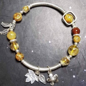 Vòng đá thạch anh tóc vàng mix charm bạc