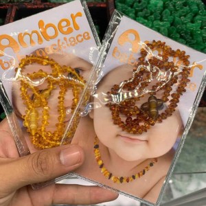 Vòng hổ phách cho bé