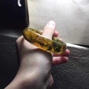 Vòng mã não rêu bản liền - Băng ngọc thủy tảo