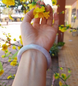 Vòng ngọc cẩm thạch bản tròn