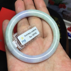 Vòng ngọc cẩm thạch bản tròn