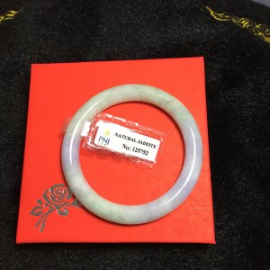 Vòng ngọc cẩm thạch bản tròn