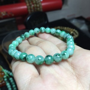 Vòng ngọc phỉ thúy