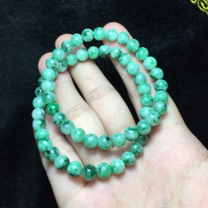 Vòng ngọc phỉ thúy