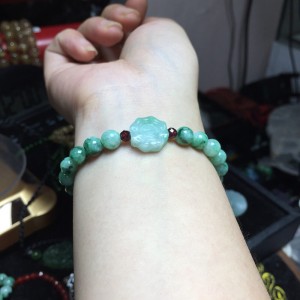 Vòng ngọc phỉ thúy mix bát quái