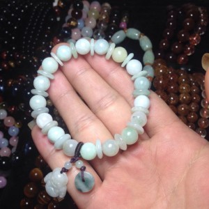 Vòng ngọc phỉ thúy - Jade