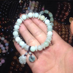 Vòng ngọc phỉ thúy - Jade