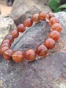 Vòng đá thạch anh tóc nâu đỏ