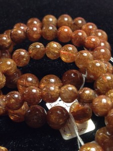 Vòng đá thạch anh tóc nâu đỏ